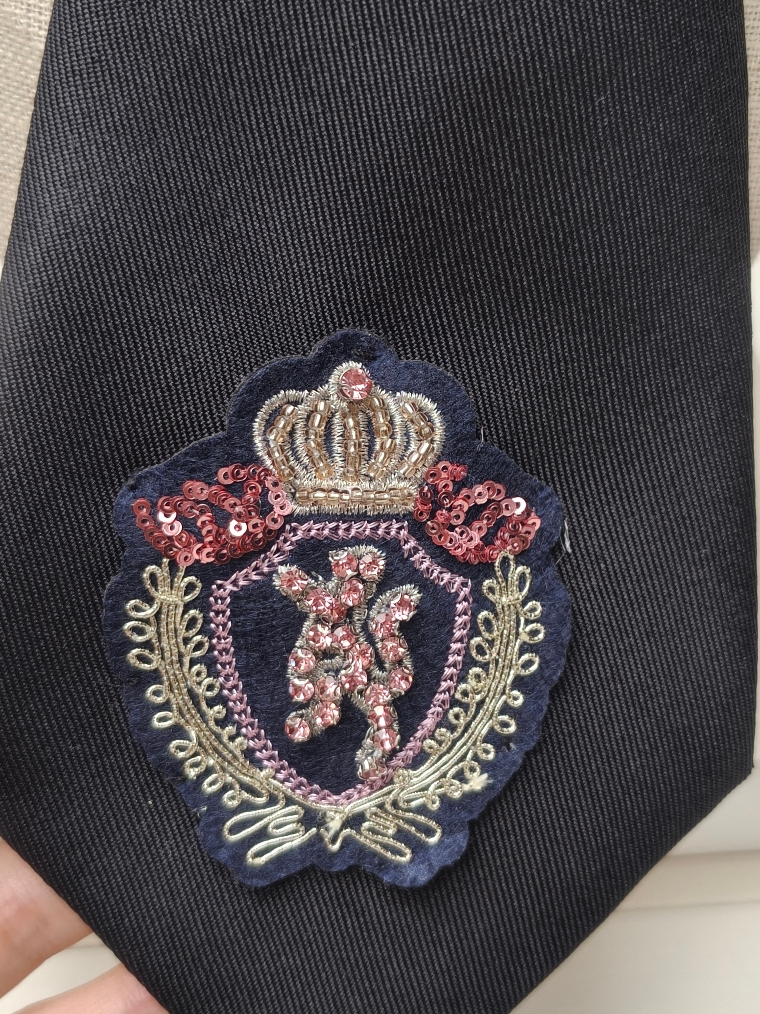 High-End Crown Badge Black Tie - Women'S Formal Day Wear reseña y precio