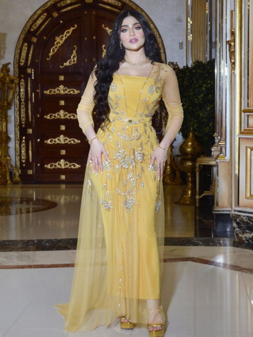 Elegant Yellow Caftan Evening  - Yellow Formal Wear Women reseña y precio
